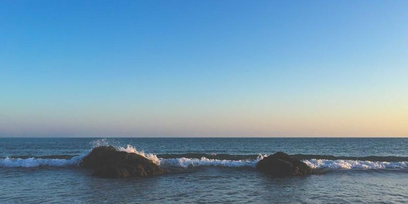 从时尚美妆切入，内向女性在女性论坛中优雅破冰的3个实用技巧