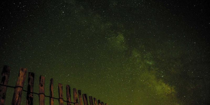 女性社交中的边界感：在论坛与兴趣社区中建立舒适的人际距离