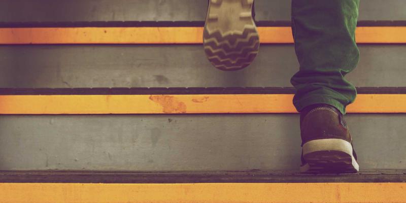 时尚美妆与闺蜜社交：当代女性的自我表达与情感联结